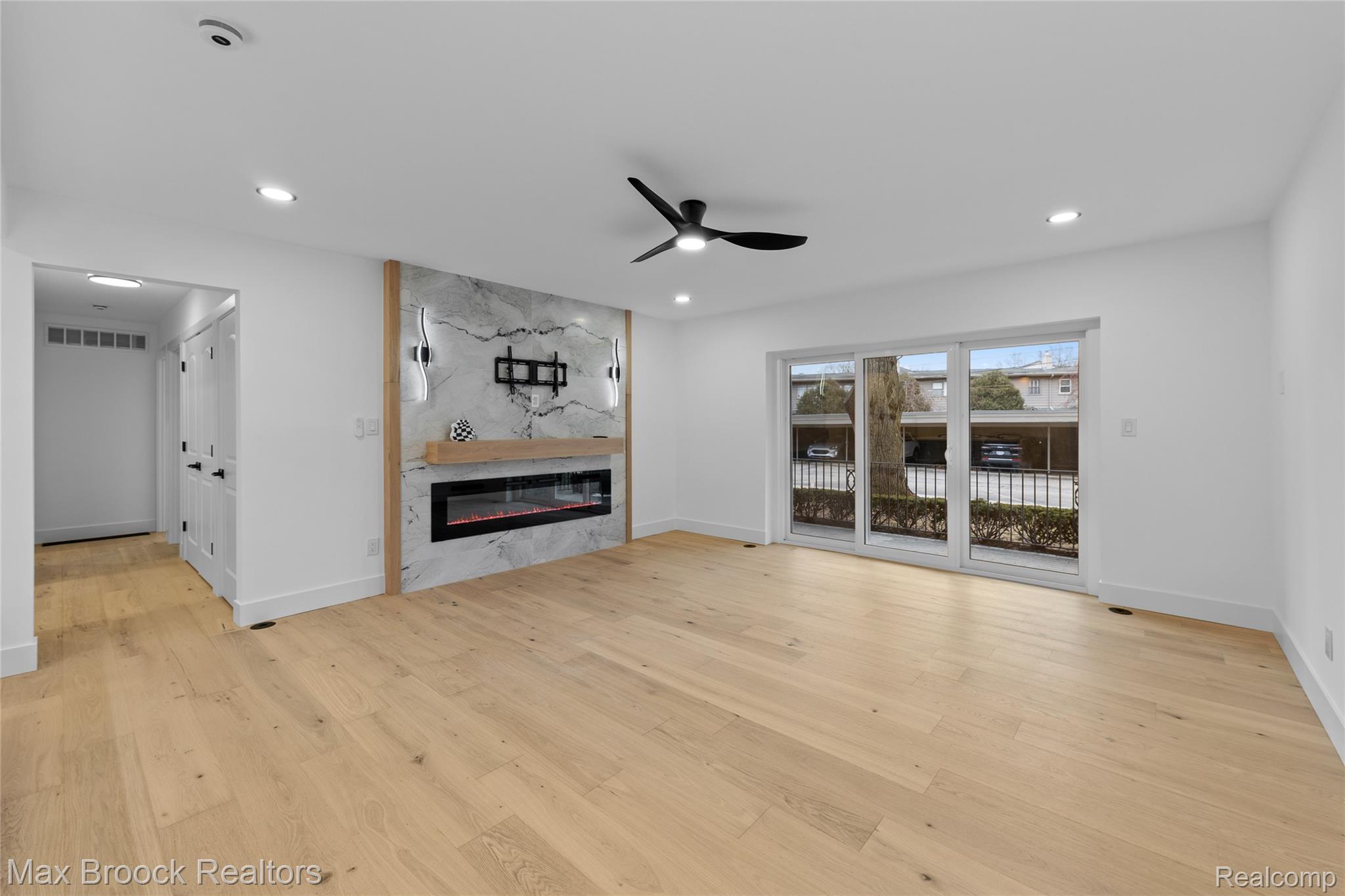 1111 N Old Woodward Avenue 23