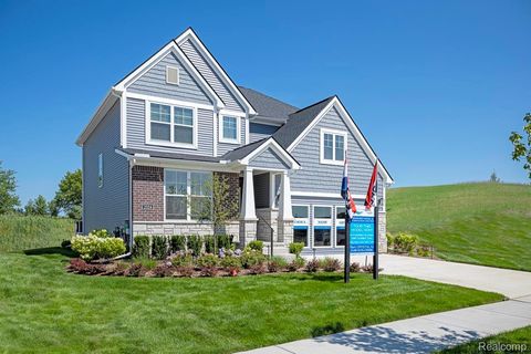 2348 Provencal Drive Commerce Charter Township MI 48382