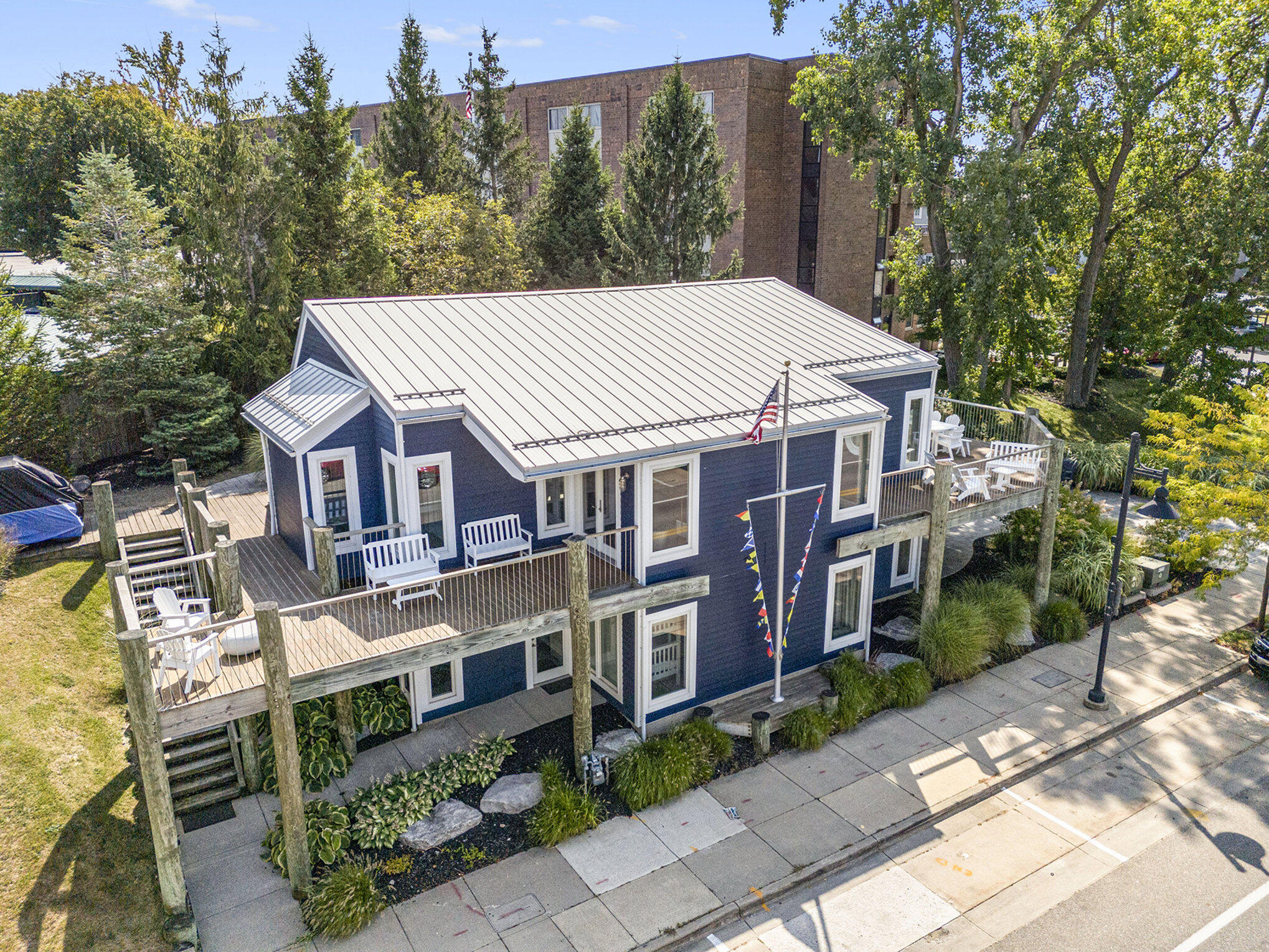 550 Williams Street