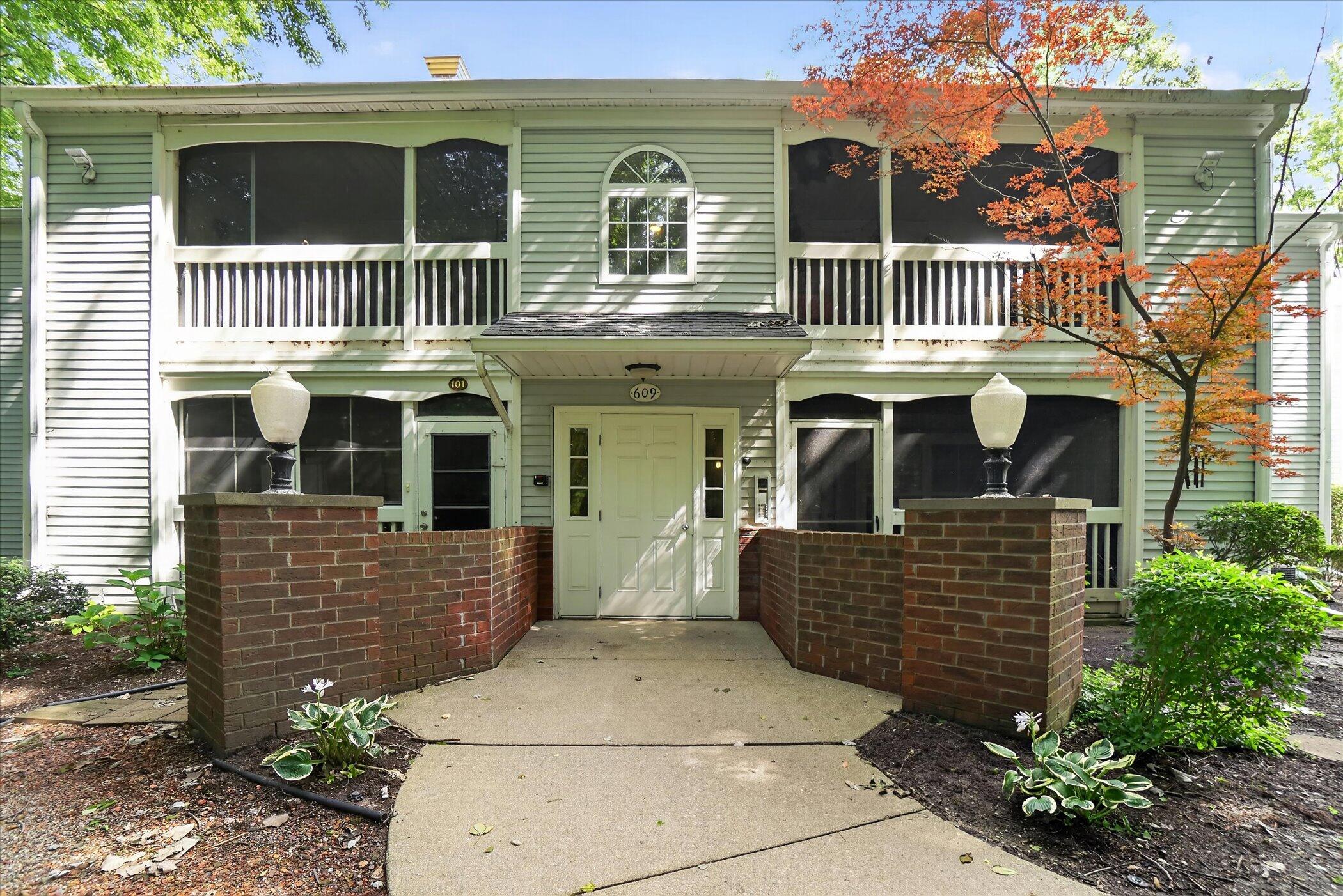 609 Curzon Court 203