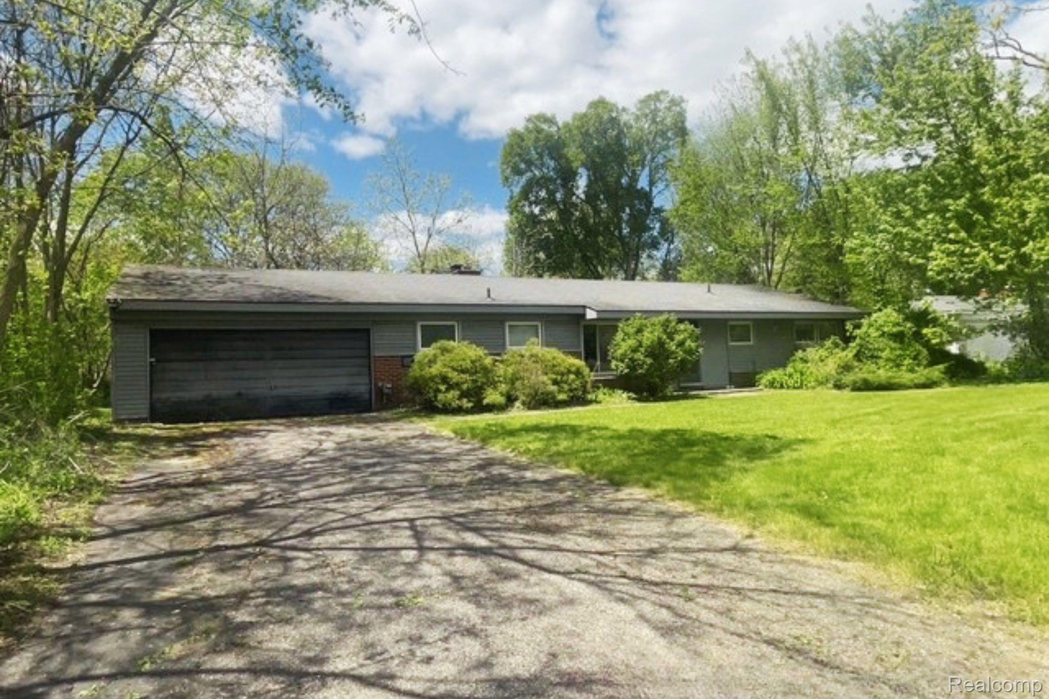 7166 Cottonwood