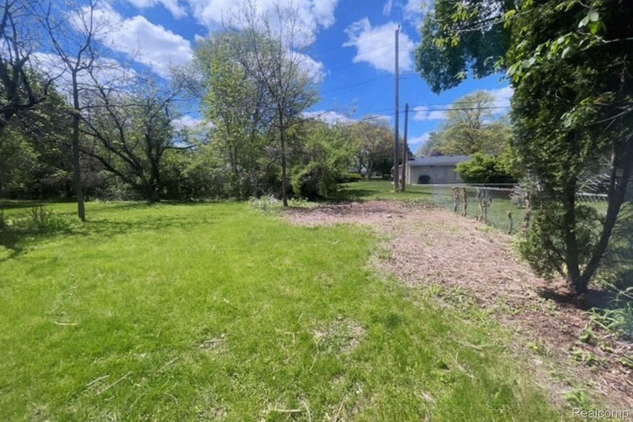7166 Cottonwood