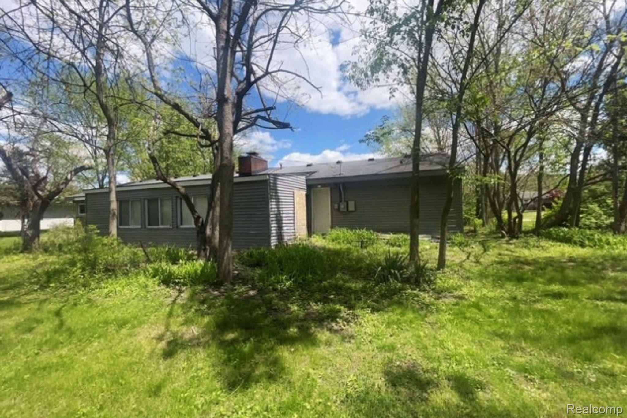 7166 Cottonwood