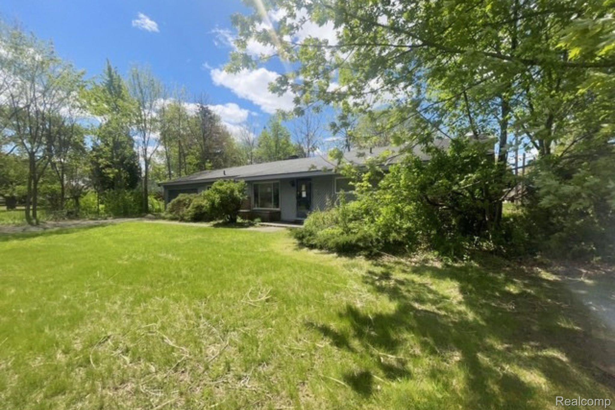 7166 Cottonwood