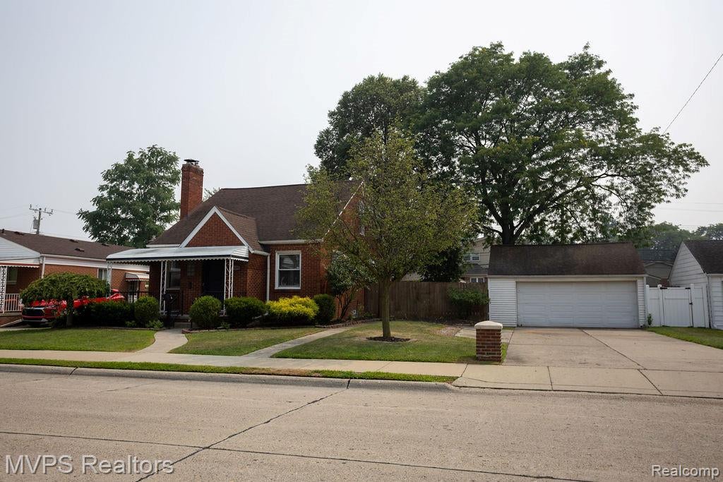 15490 Couzens Avenue