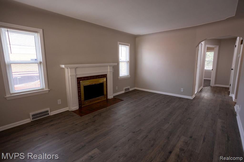 15490 Couzens Avenue