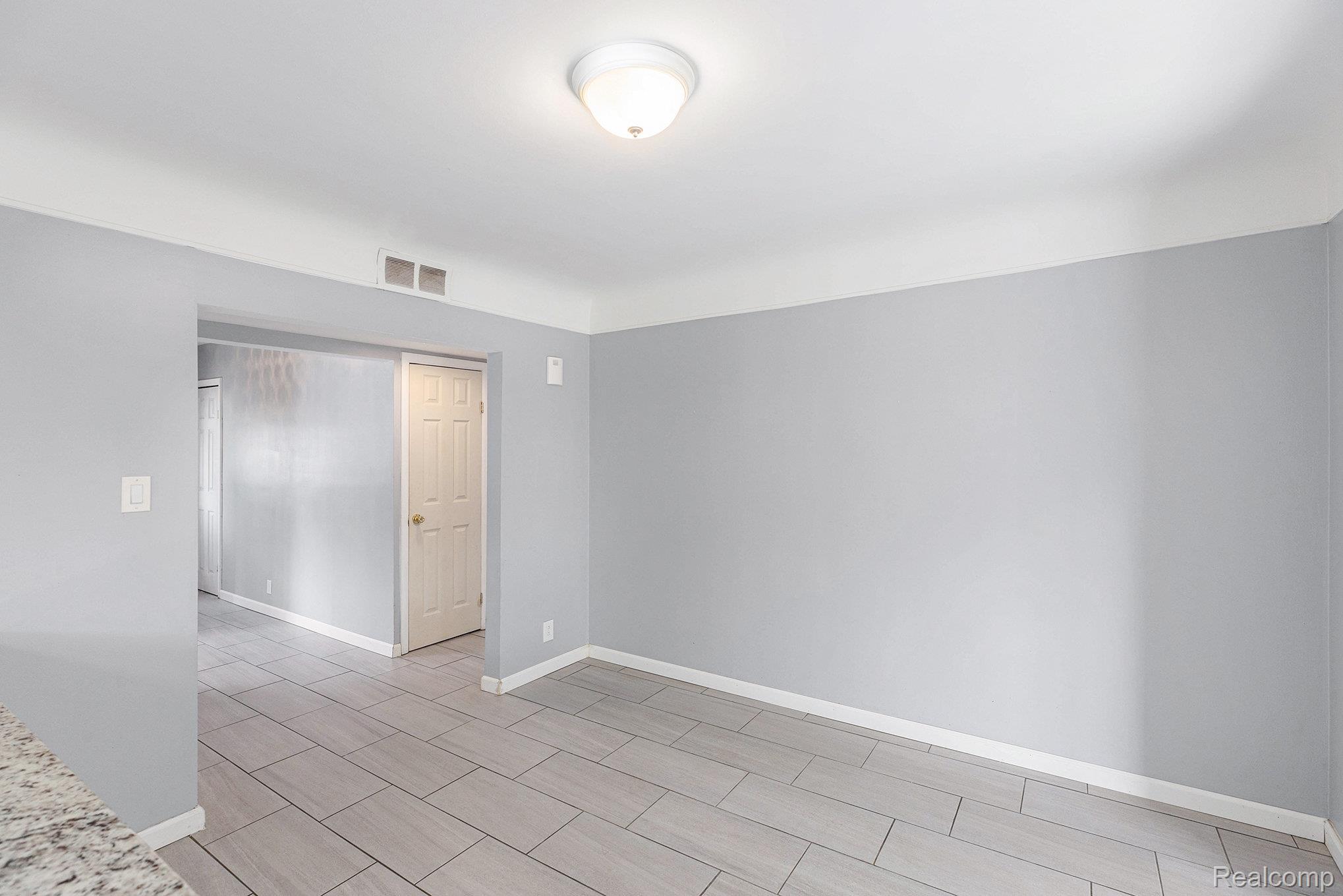 Rochester Hills, Michigan 48307, United States, 4 Bedrooms Bedrooms, ,2 BathroomsBathrooms,Residential,Active,242404