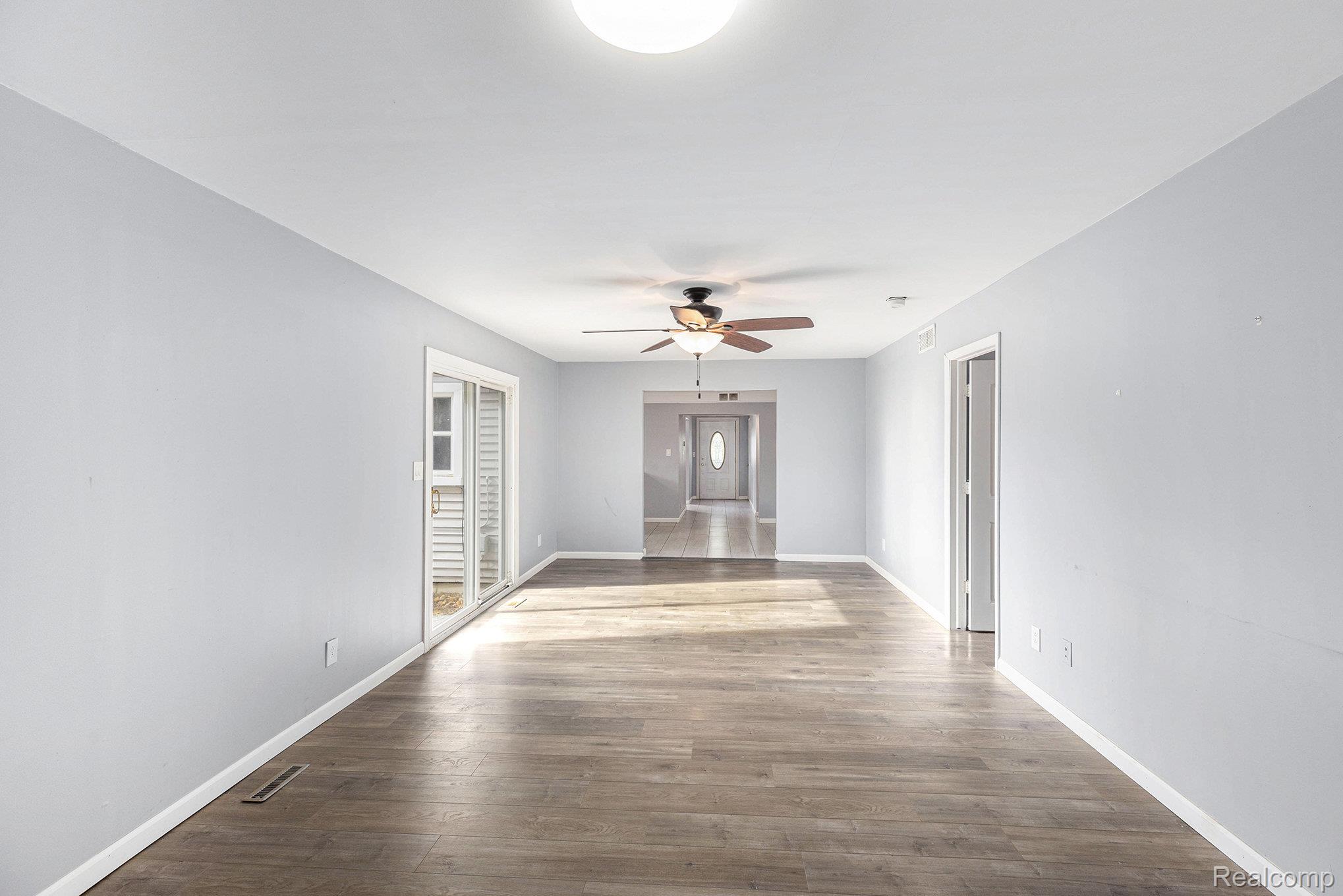 Rochester Hills, Michigan 48307, United States, 4 Bedrooms Bedrooms, ,2 BathroomsBathrooms,Residential,Active,242404