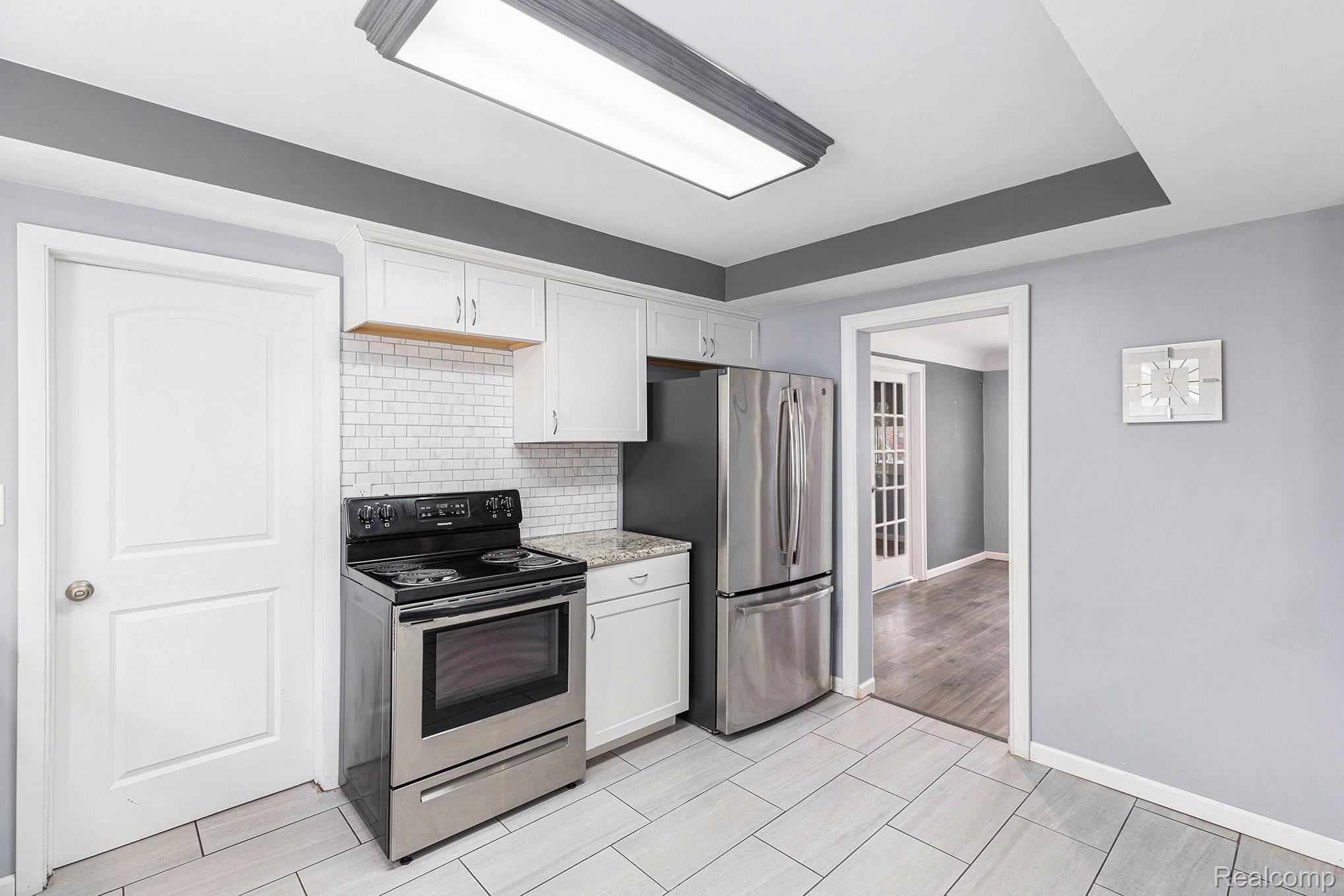 Rochester Hills, Michigan 48307, United States, 4 Bedrooms Bedrooms, ,2 BathroomsBathrooms,Residential,Active,242404