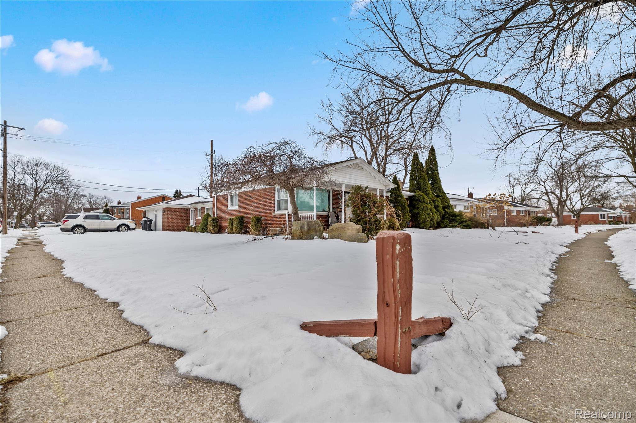 3492 Elizabeth Street