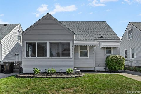 4629 17th Street Wyandotte City MI 48192