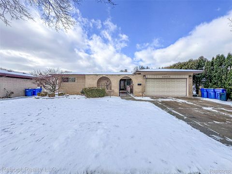 30645 Lebanon Drive Warren City MI 48093