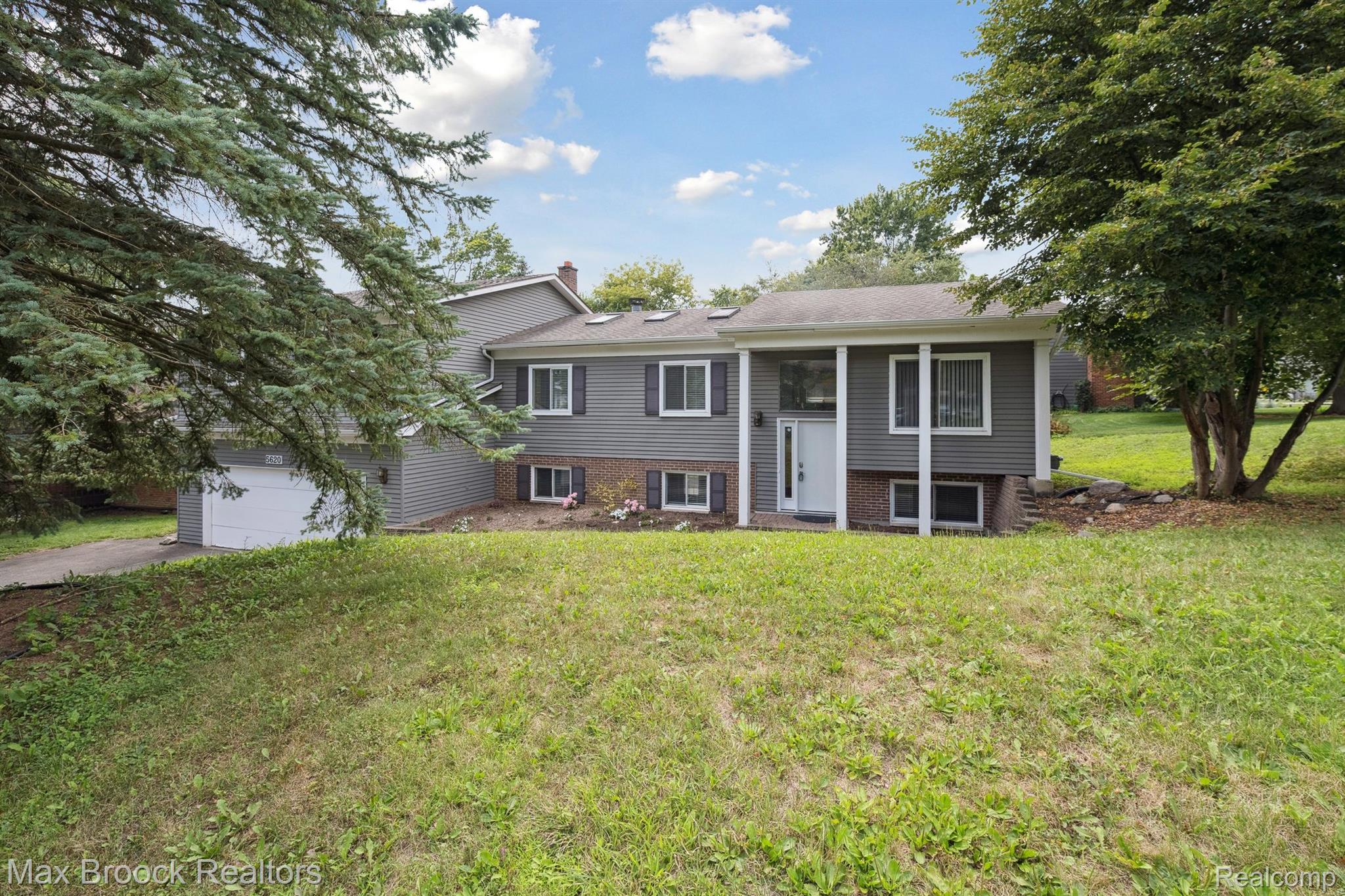 5620 Eastman Boulevard