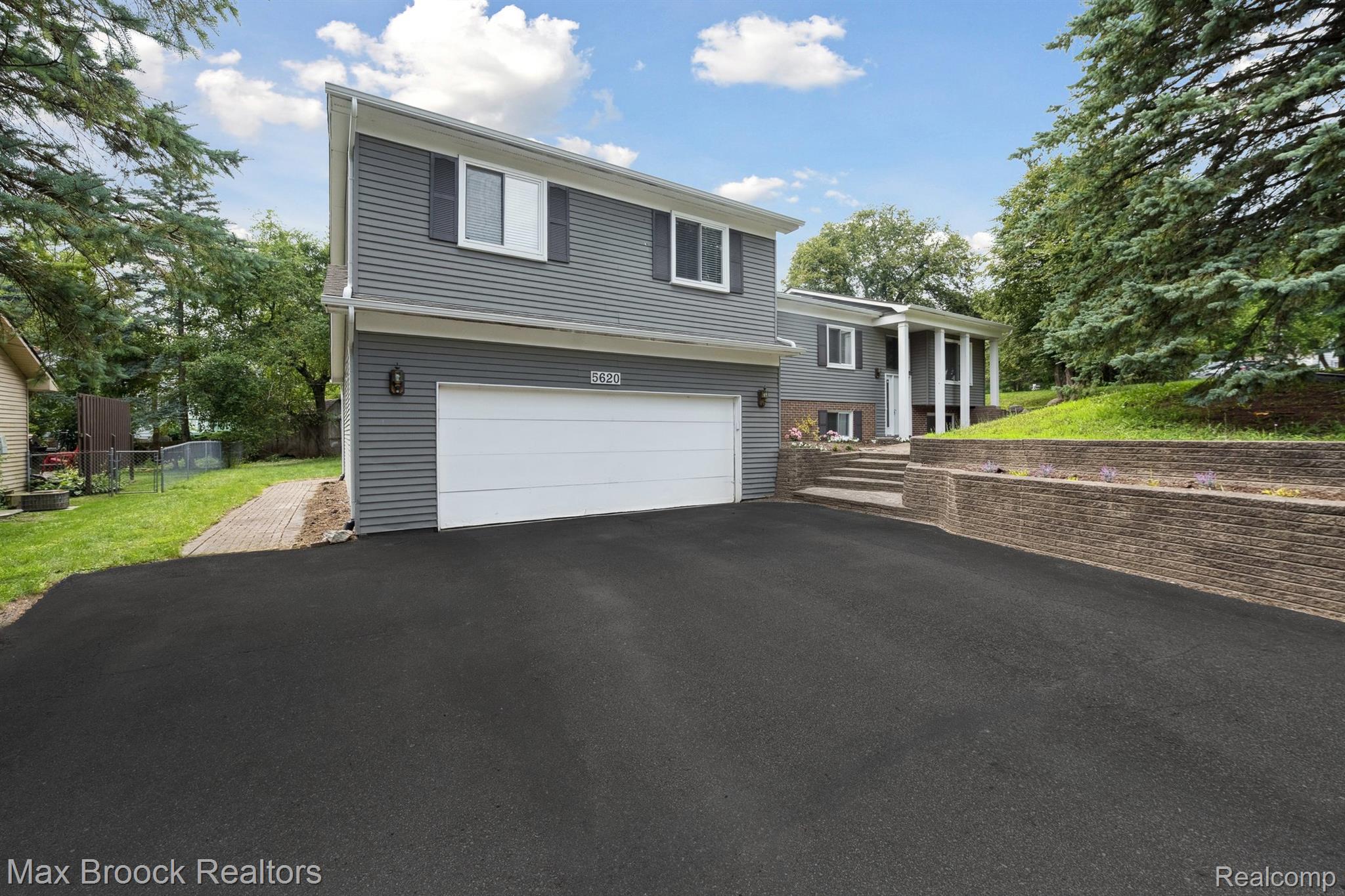 5620 Eastman Boulevard