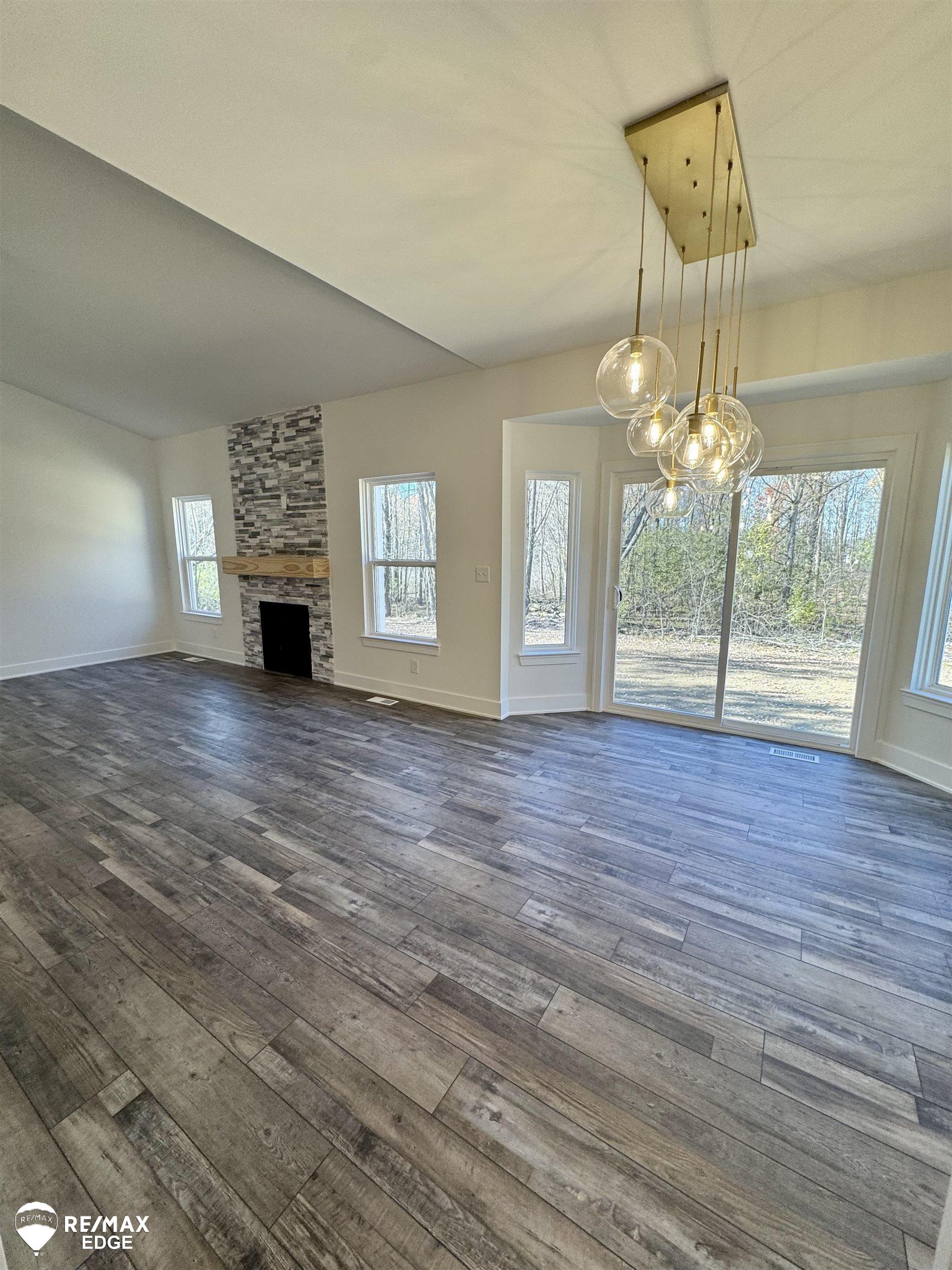 8347 Peninsula Circle