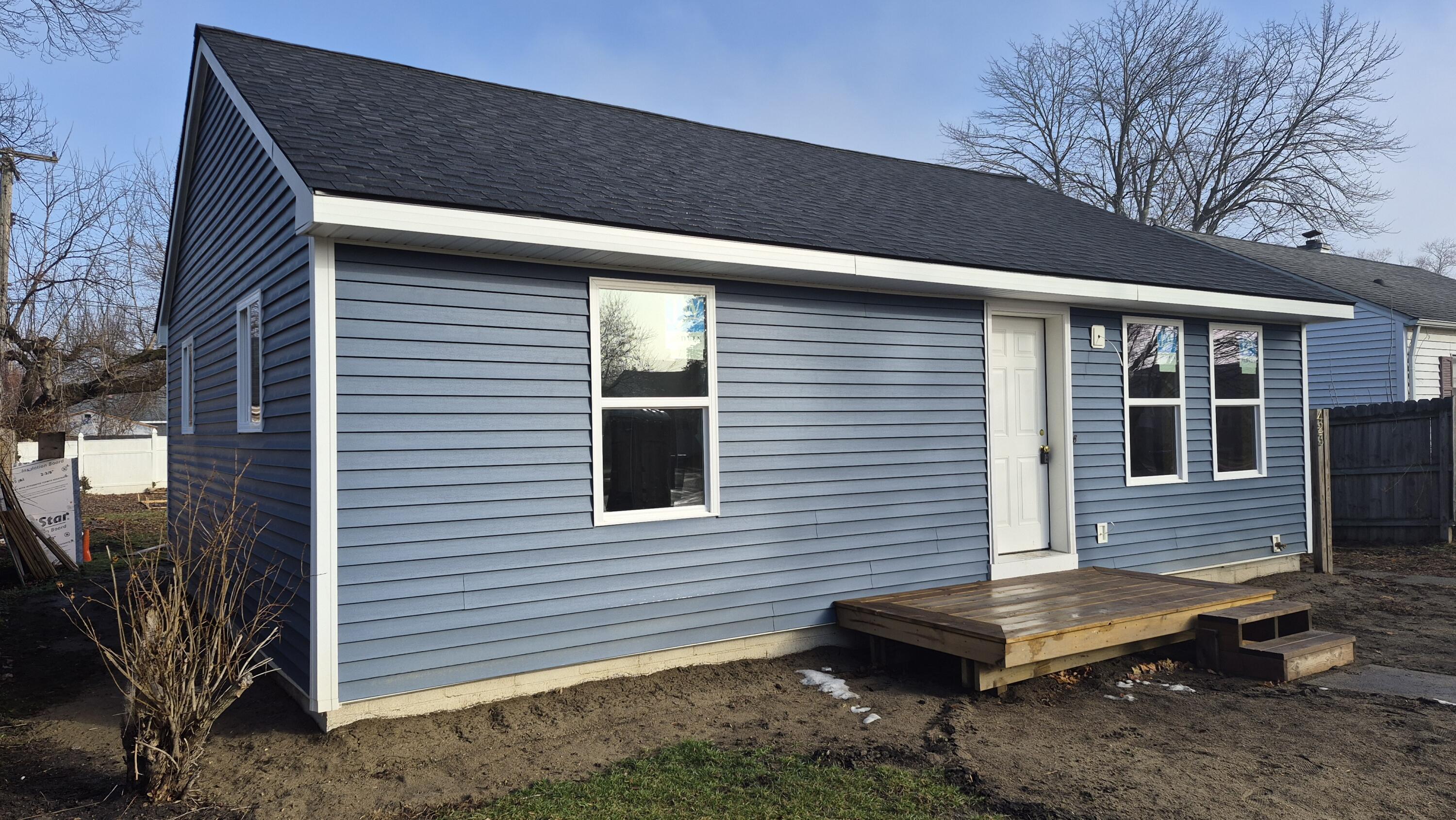 423 Ainsworth Circle