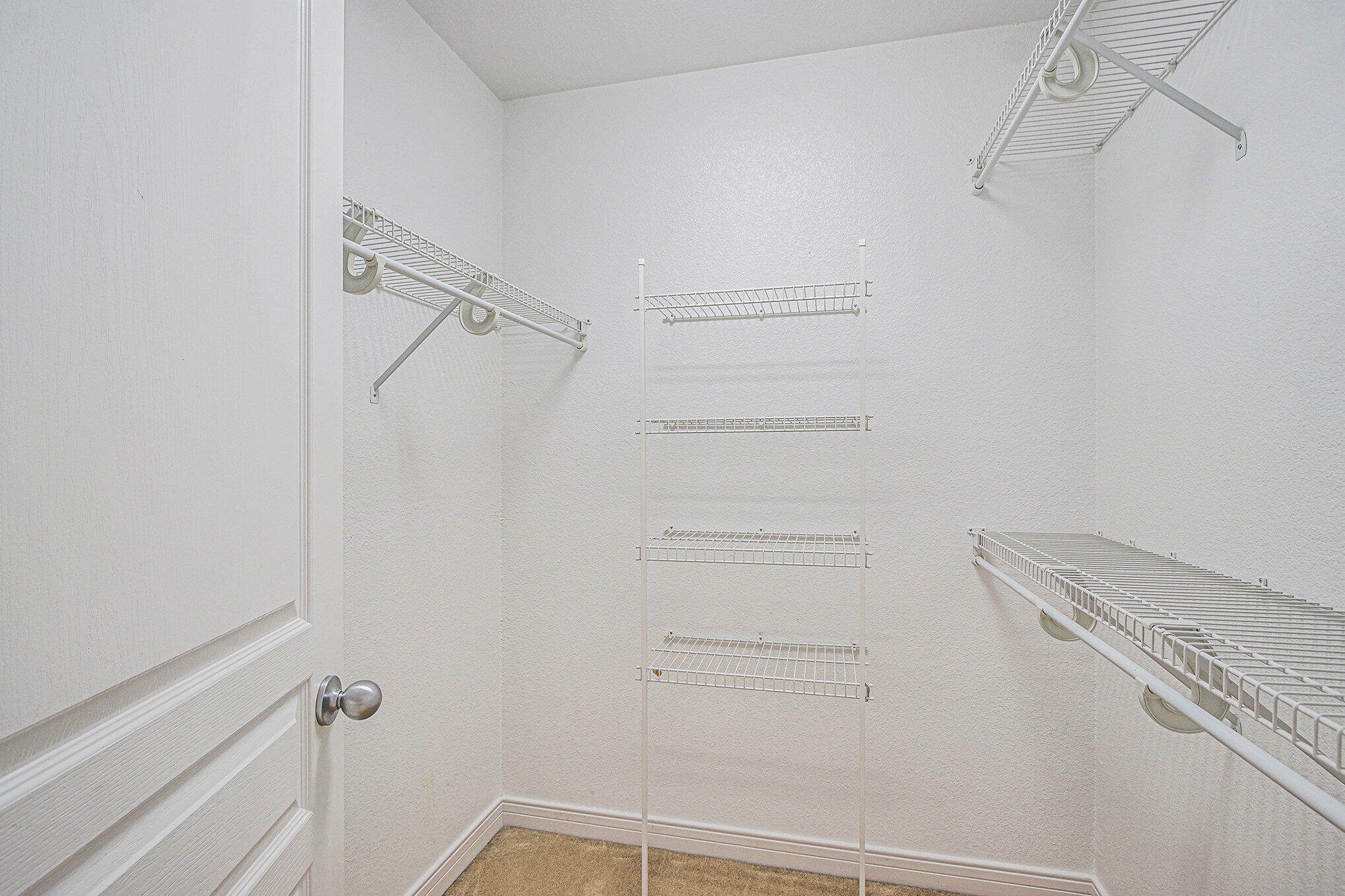 Portage City, Michigan 49024, United States, 4 Bedrooms Bedrooms, ,4 BathroomsBathrooms,Residential,Active,194421