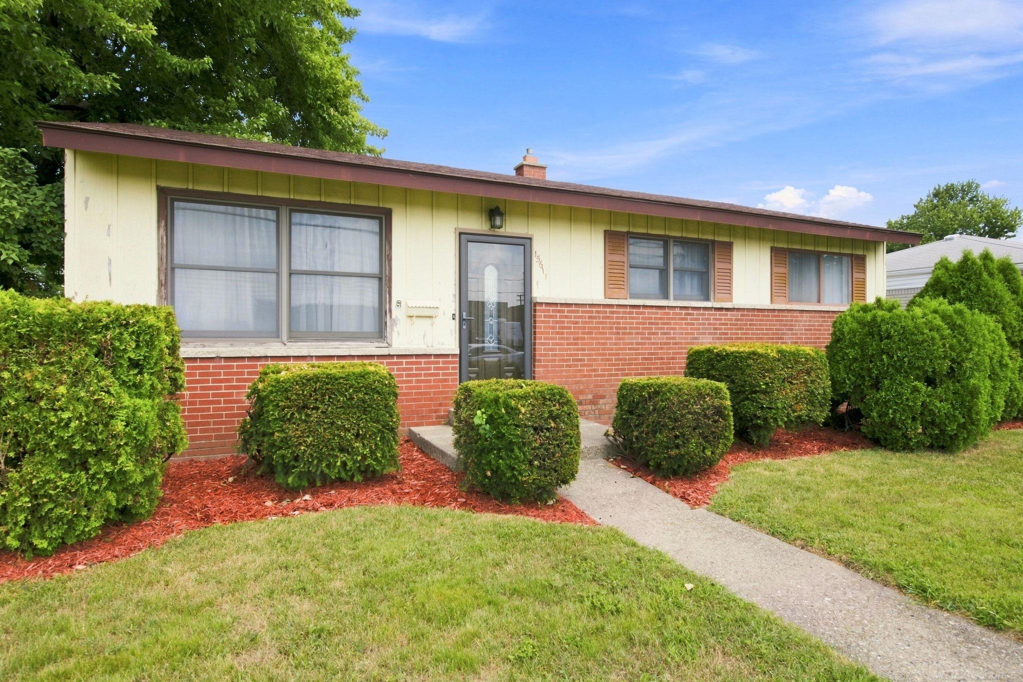 15611 common Road