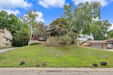 Tiny photo for 3030 Bloomfield Park Drive, West Bloomfield Charter Township, MI 48323 (MLS # 20261067190)