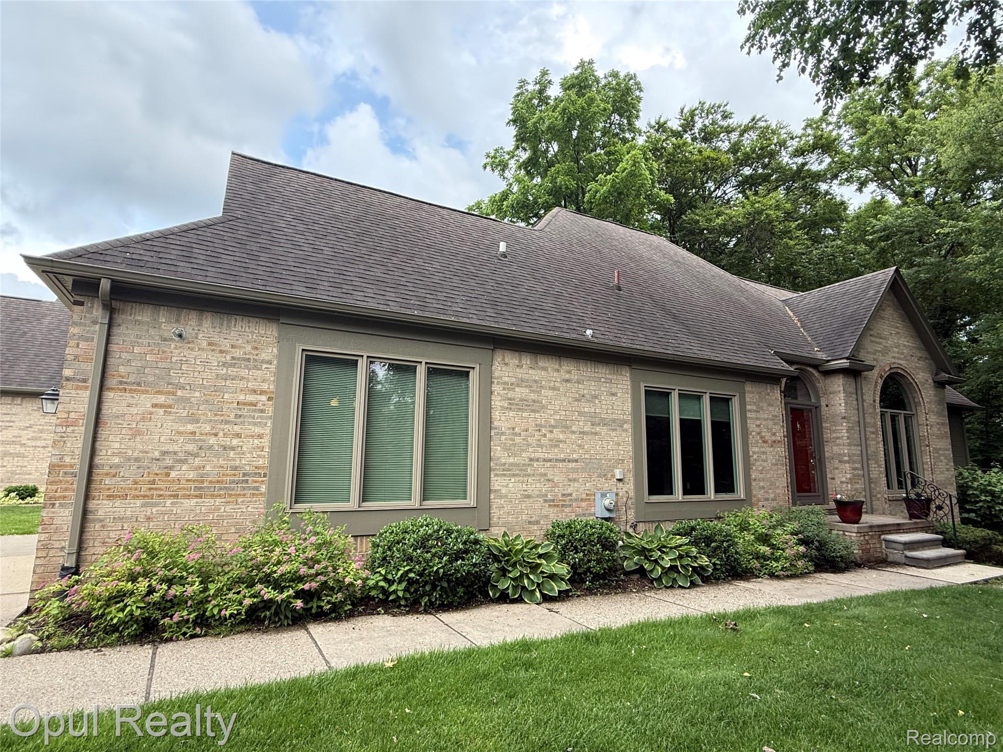 24585 Edgewood Drive