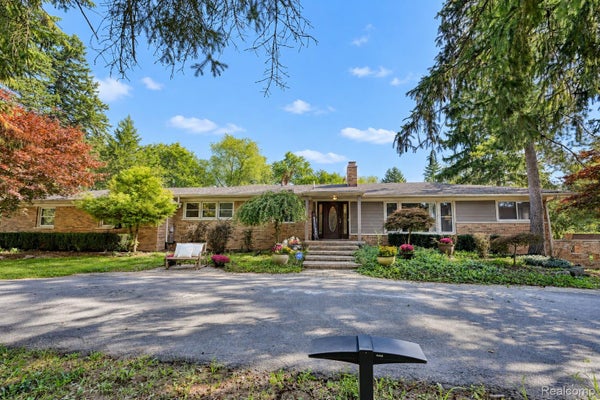 7395 BINGHAM RD, BLOOMFIELD HILLS, MI 48301 - Image 952feeb9b53b4369fbd5344af3d0ac7d/215948960