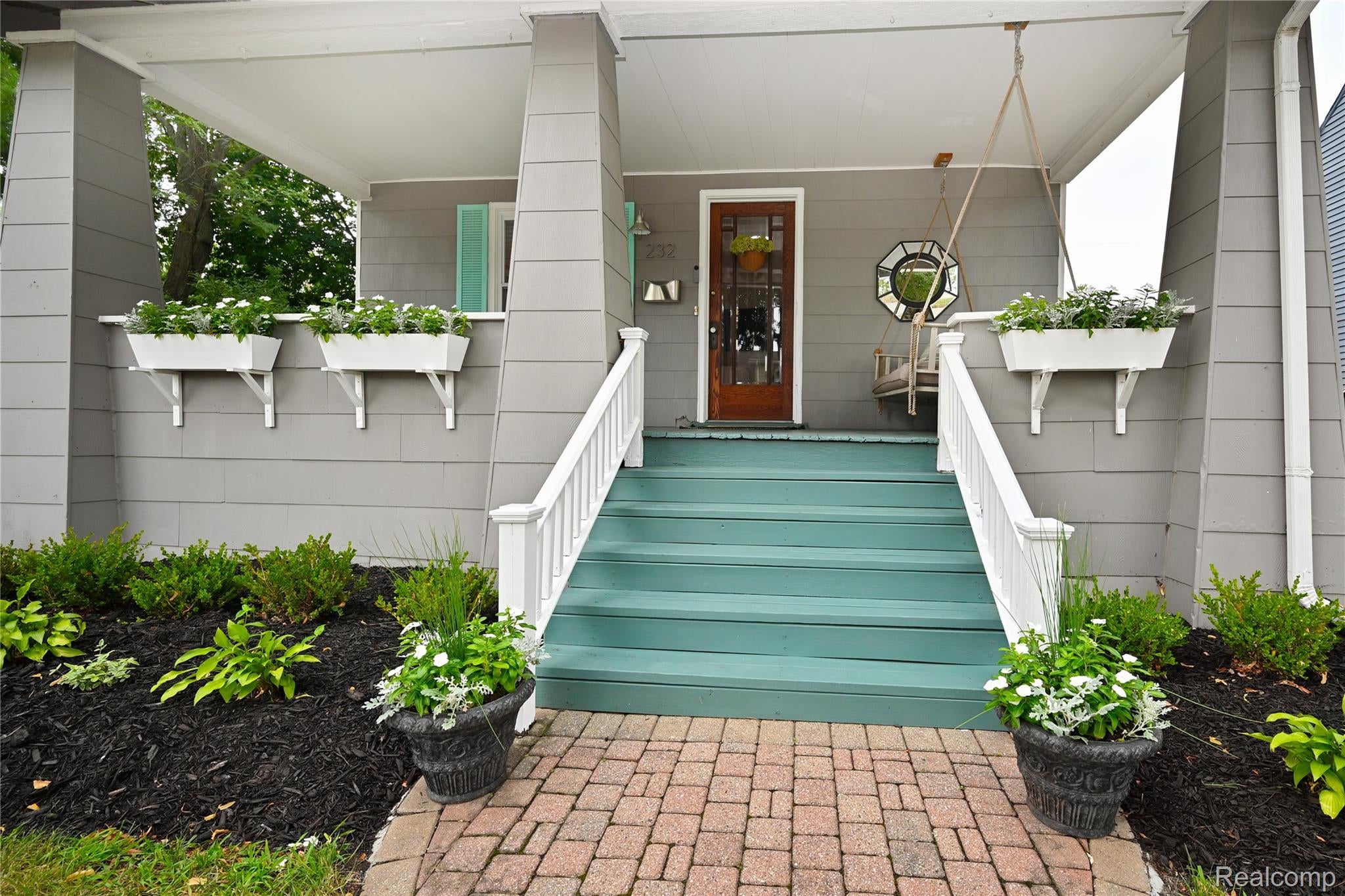 232 W Houstonia Avenue