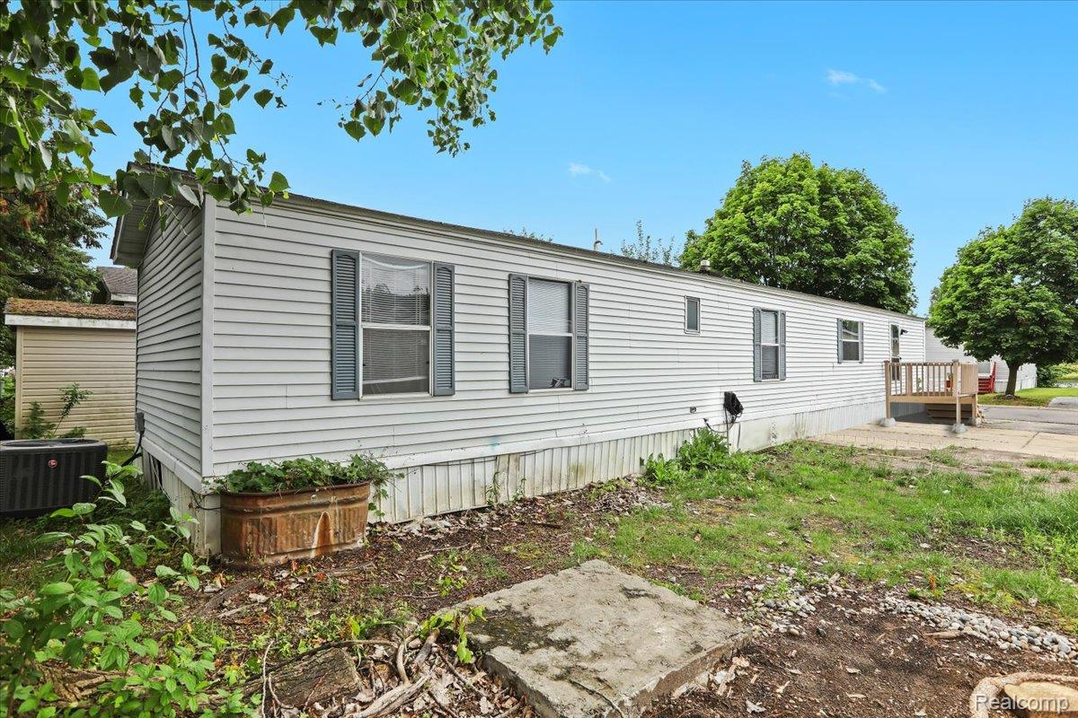 Auburn Hills City, Michigan 48326, United States, 2 Bedrooms Bedrooms, ,1 BathroomBathrooms,Residential,Active,160923