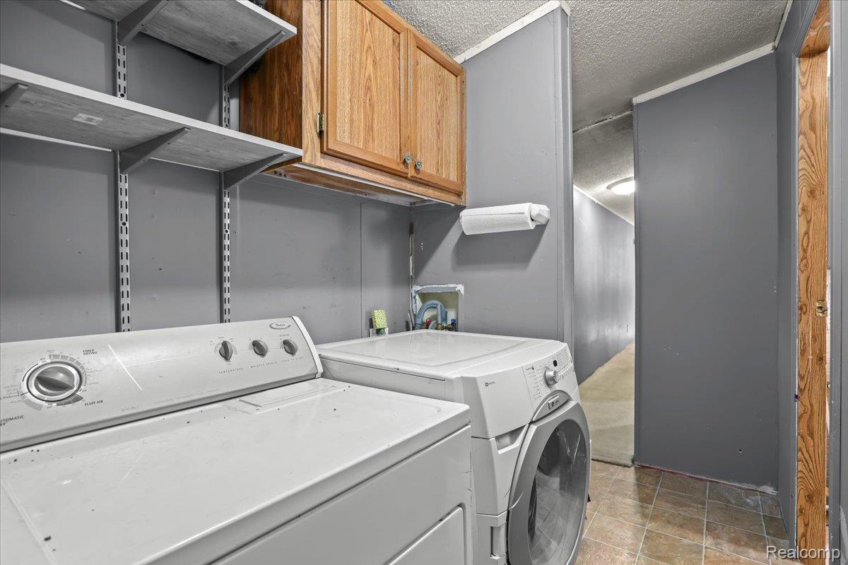 Auburn Hills City, Michigan 48326, United States, 2 Bedrooms Bedrooms, ,1 BathroomBathrooms,Residential,Active,160923