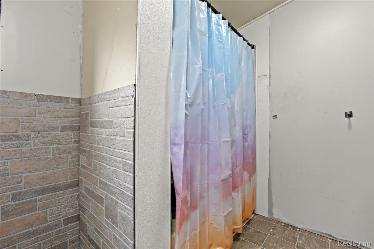 Auburn Hills City, Michigan 48326, United States, 2 Bedrooms Bedrooms, ,1 BathroomBathrooms,Residential,Active,160923