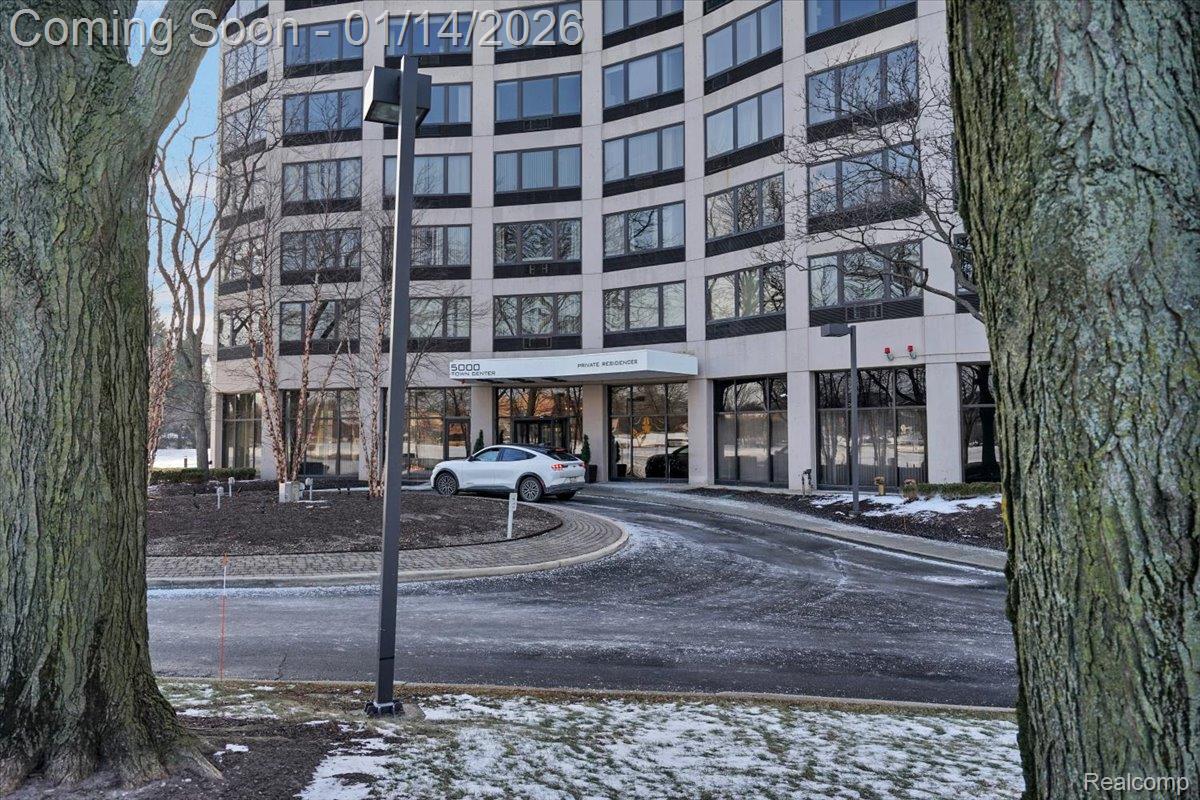 5000 Town Street 3206