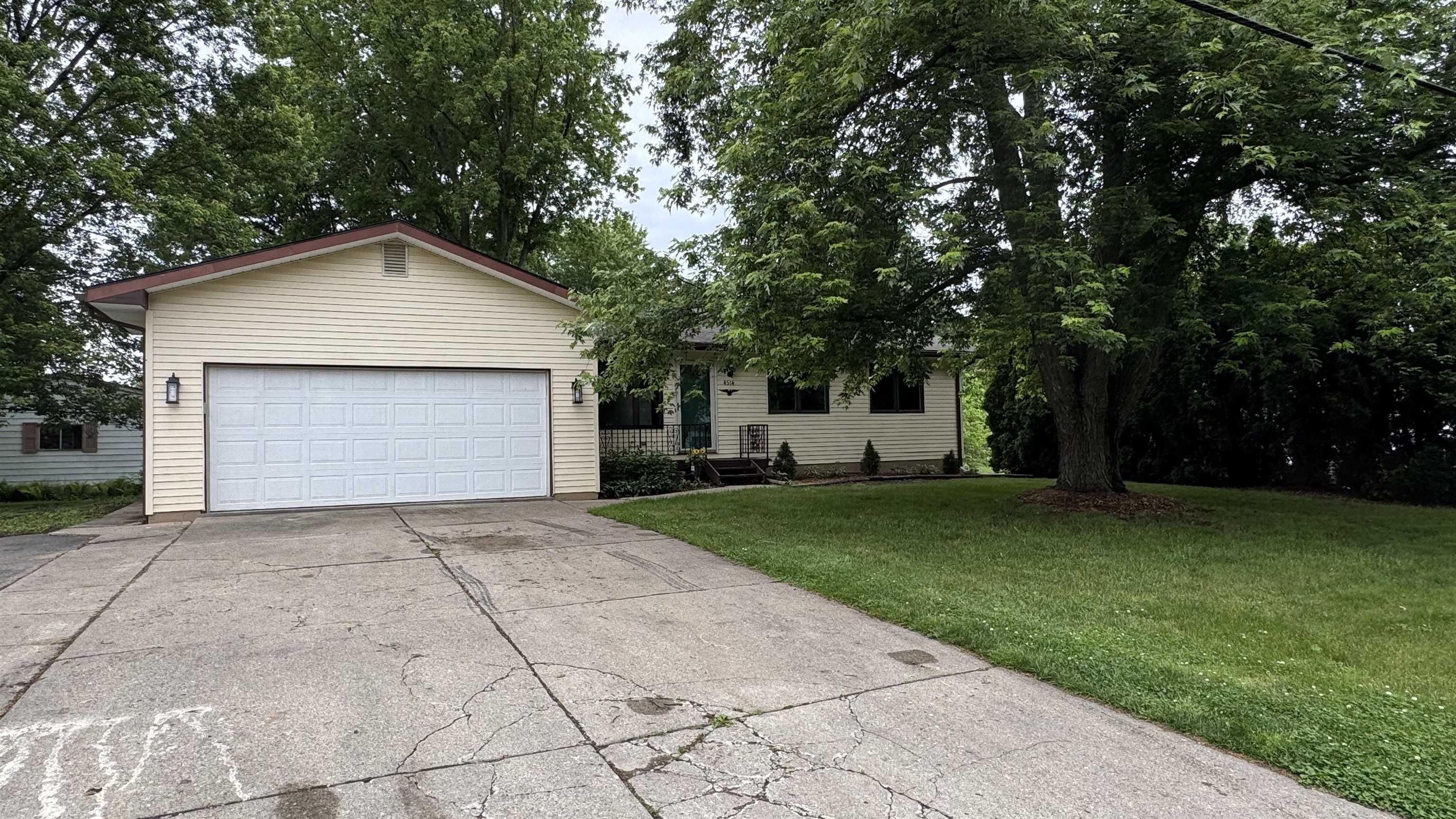 4514 Esta Drive