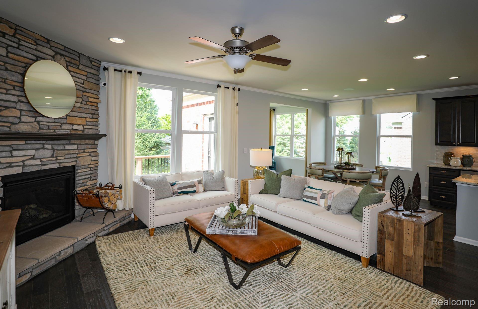 49420 Mapleton