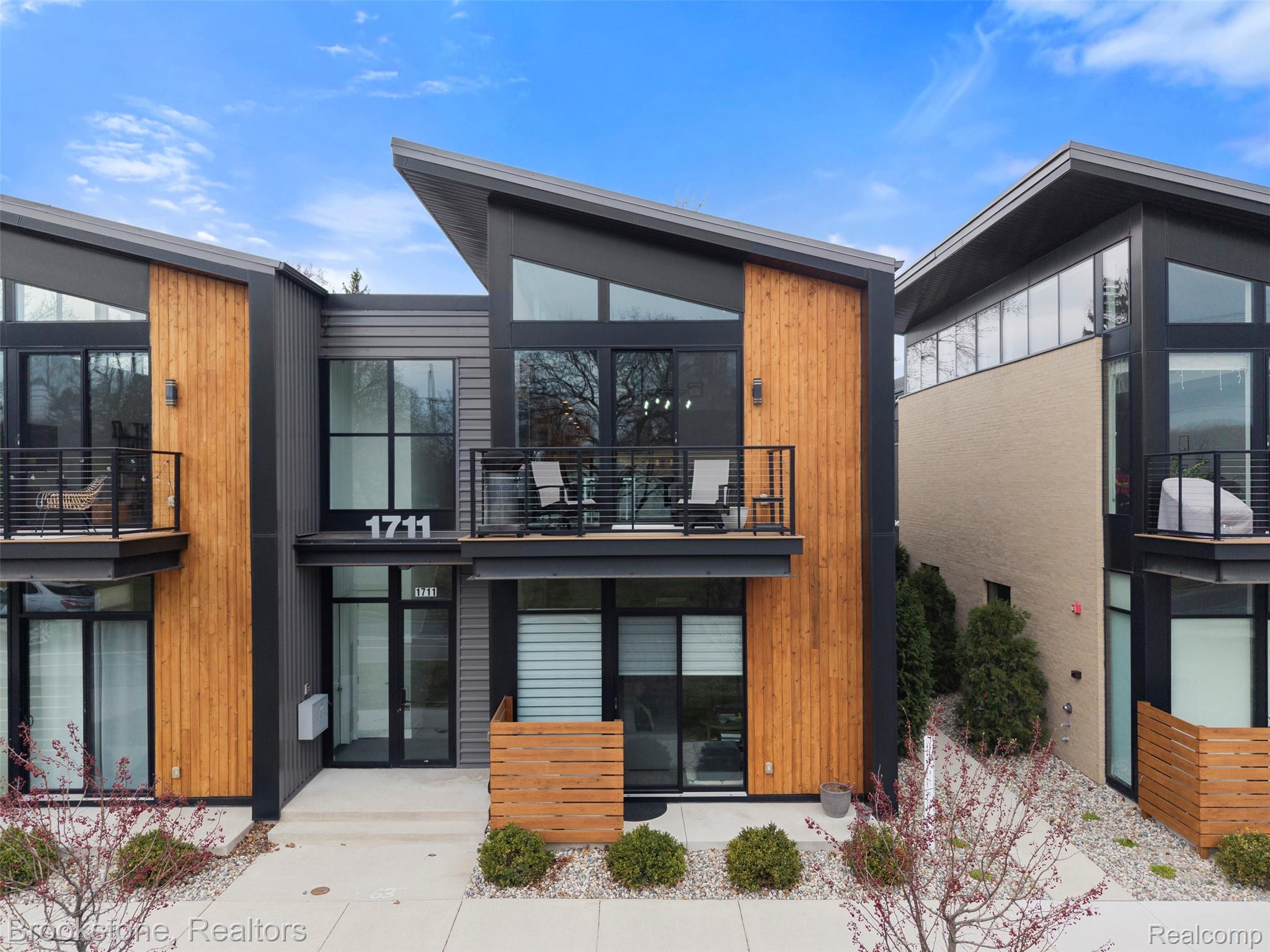 1711 Livernois Street 7