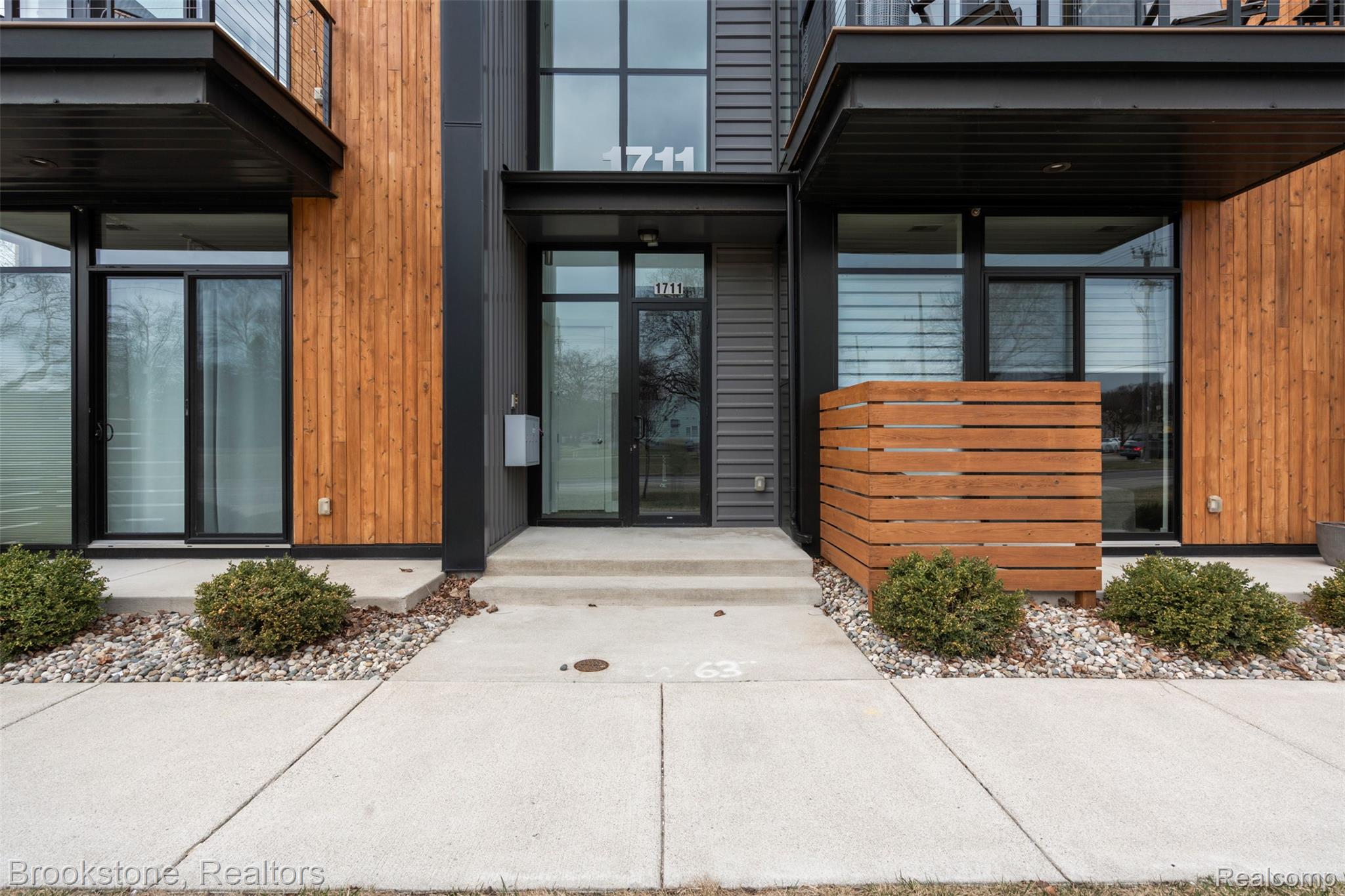 1711 Livernois Street 7