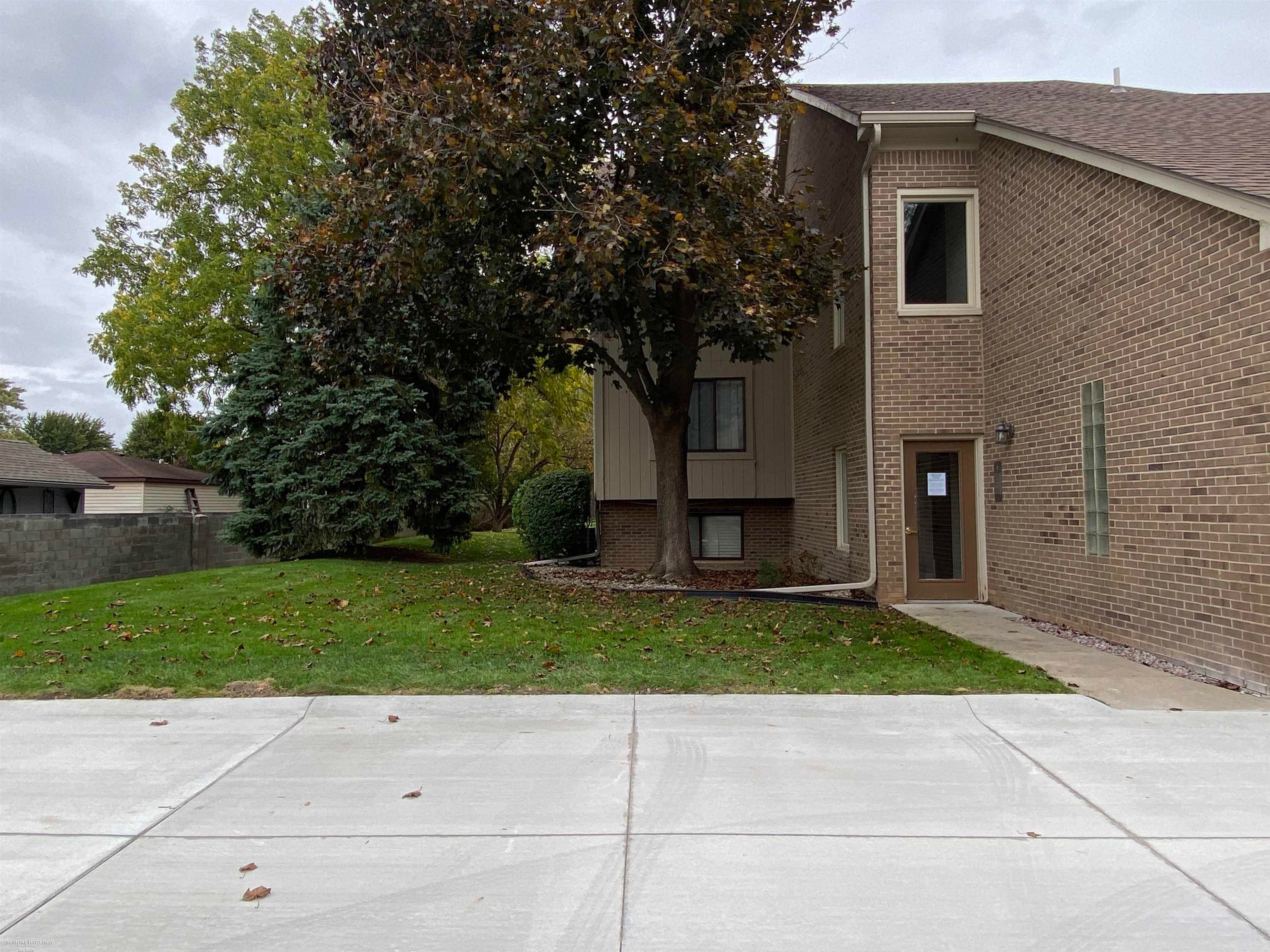 42378 Lochmoor Street