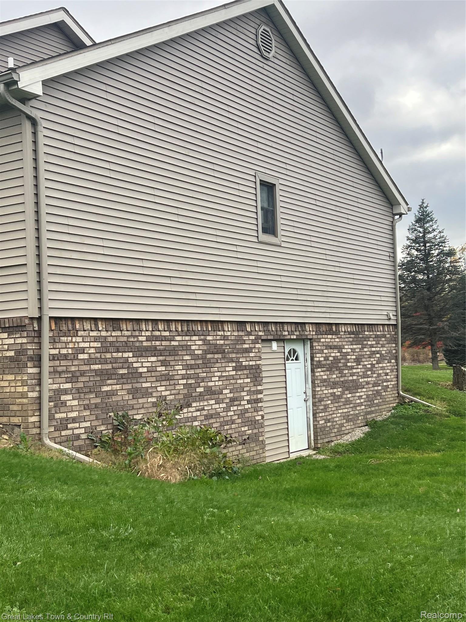 1110 SUMMERS Road