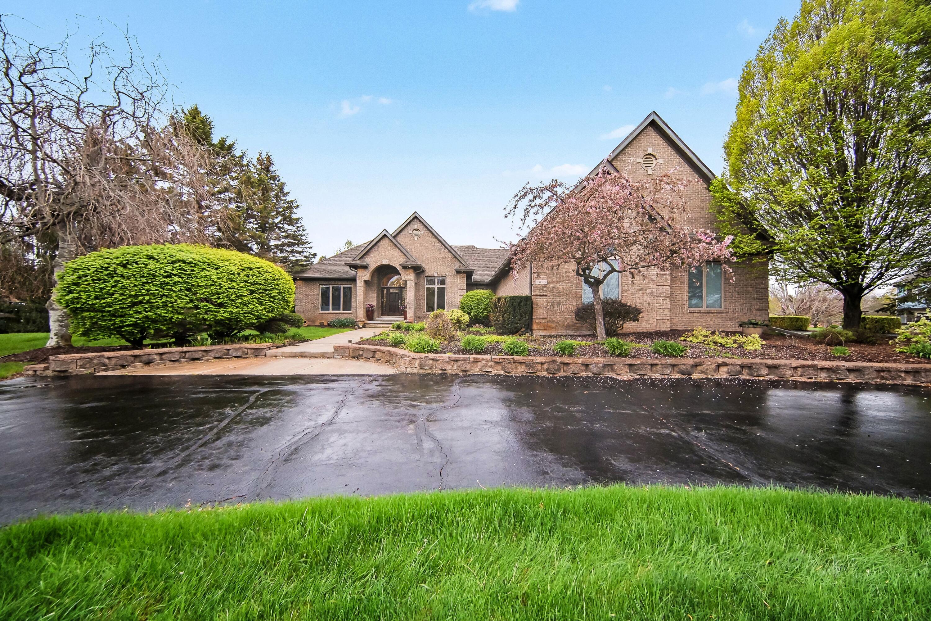 1835 Brookview Drive