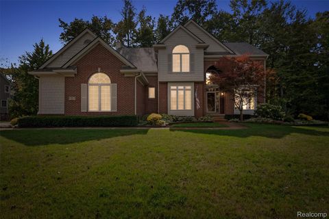 6404 Pennington Drive White Lake Charter Township MI 48383