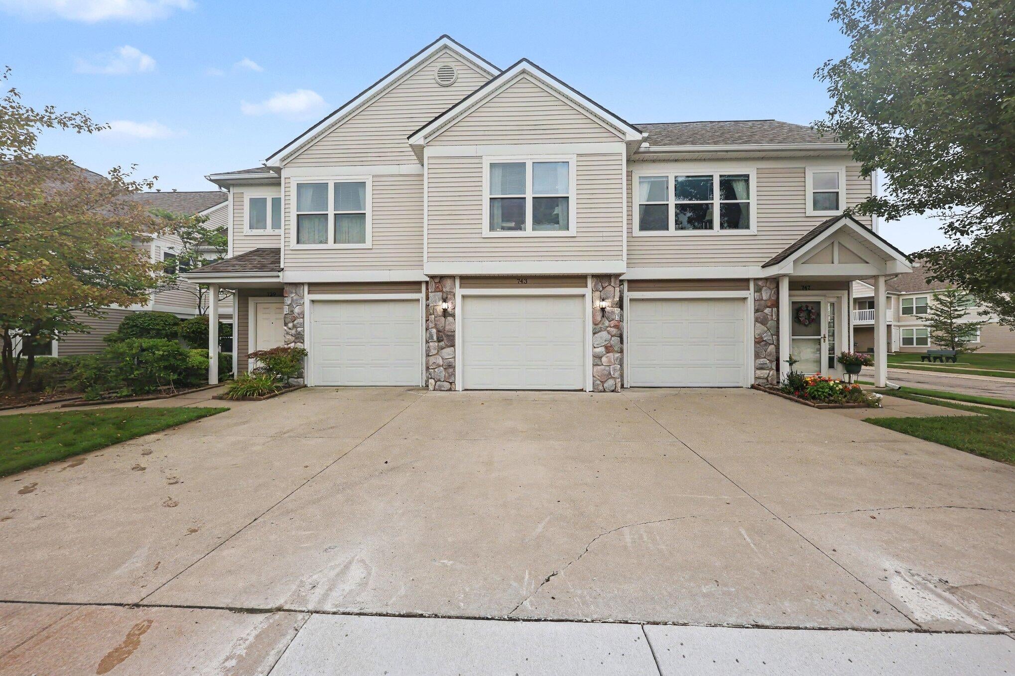 743 Creekstone Lane