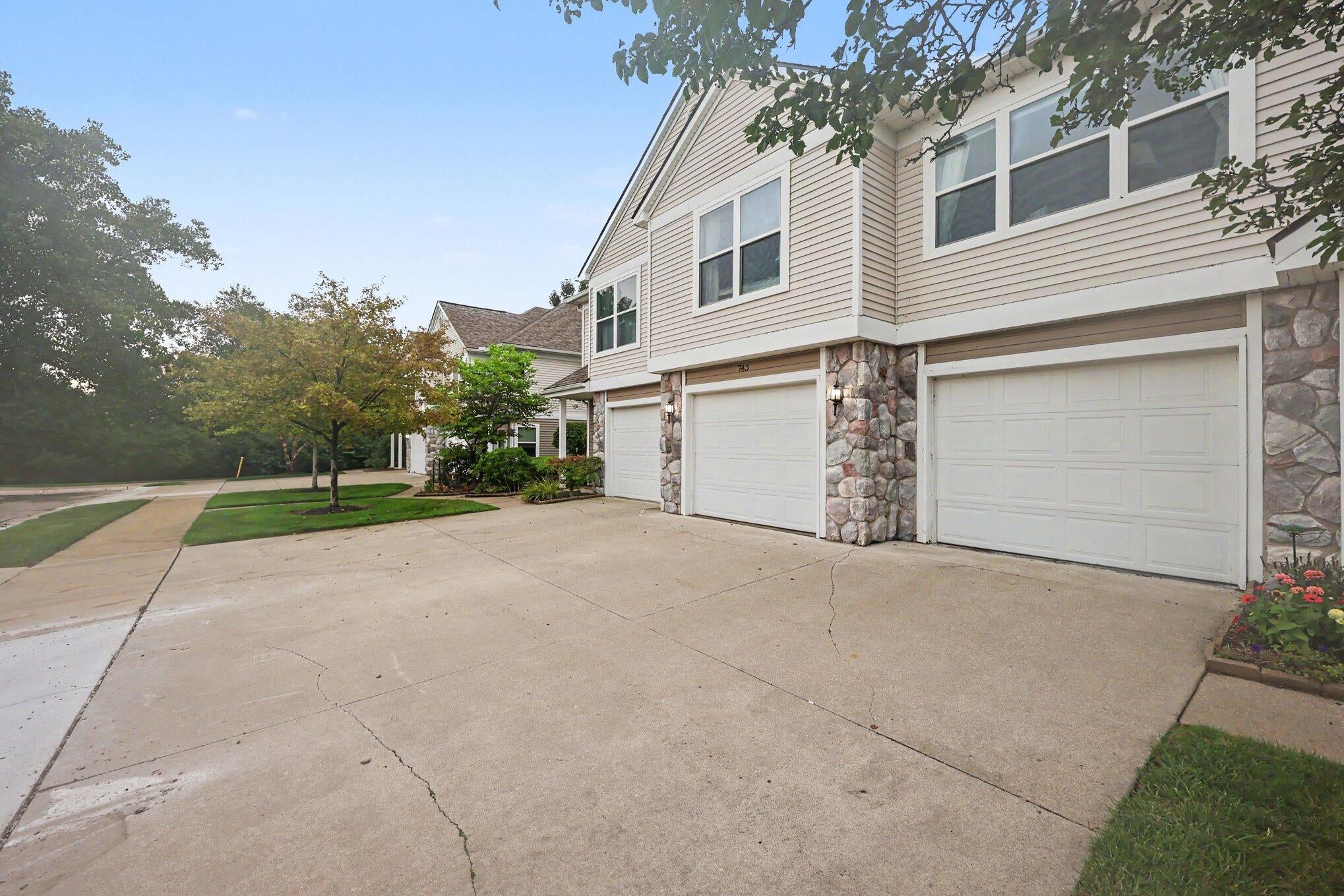 743 Creekstone Lane