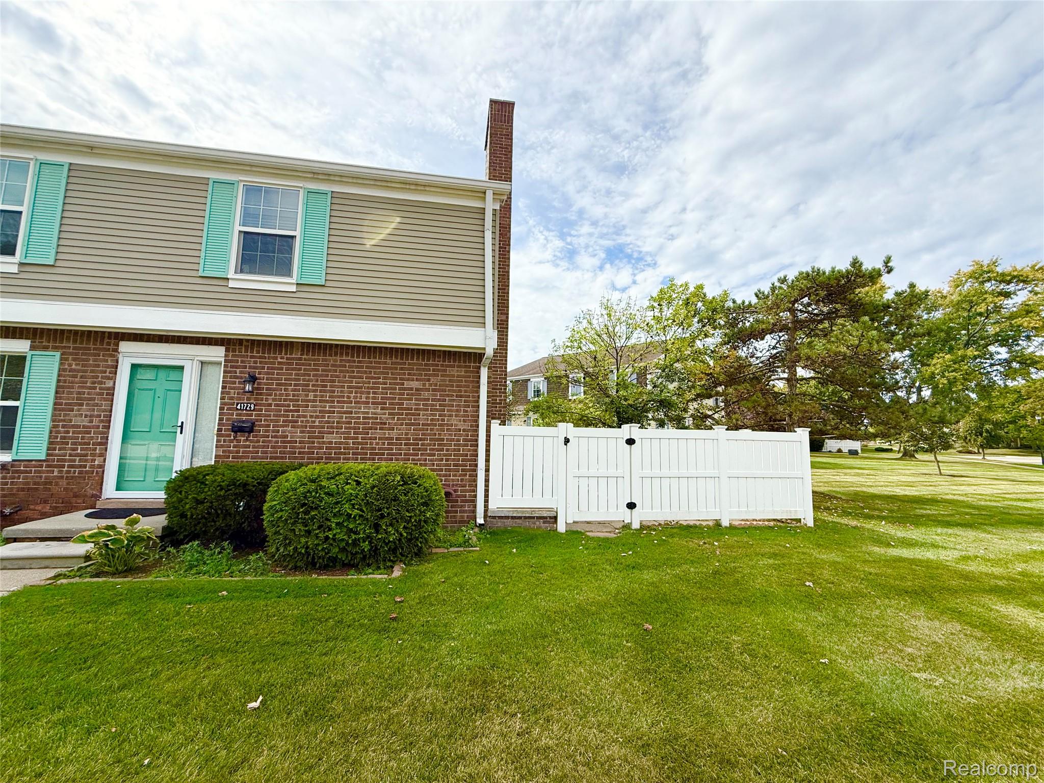 41729 Broquet Drive
