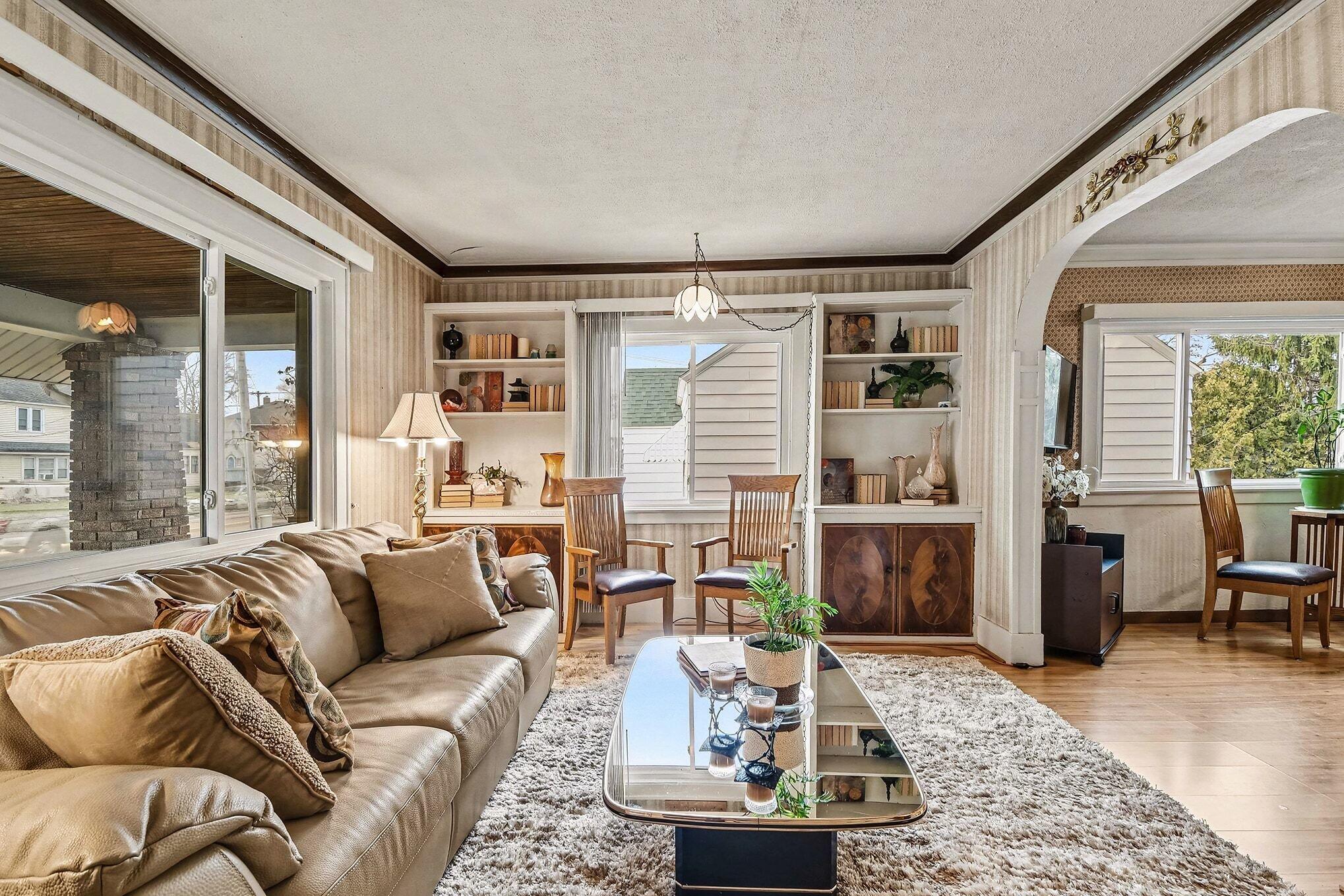 1025 Burton Street SE