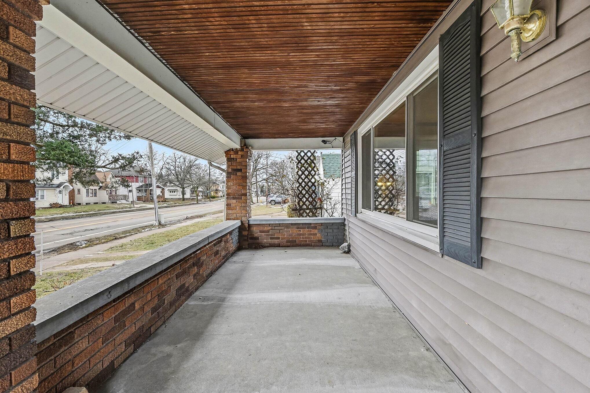 1025 Burton Street SE