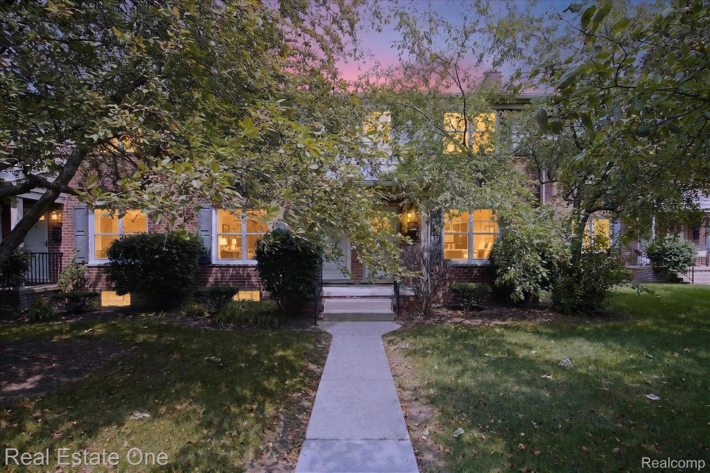 Photo of 3284 Coolidge Highway, Royal Oak City, MI 48073 (MLS # 20261055664)