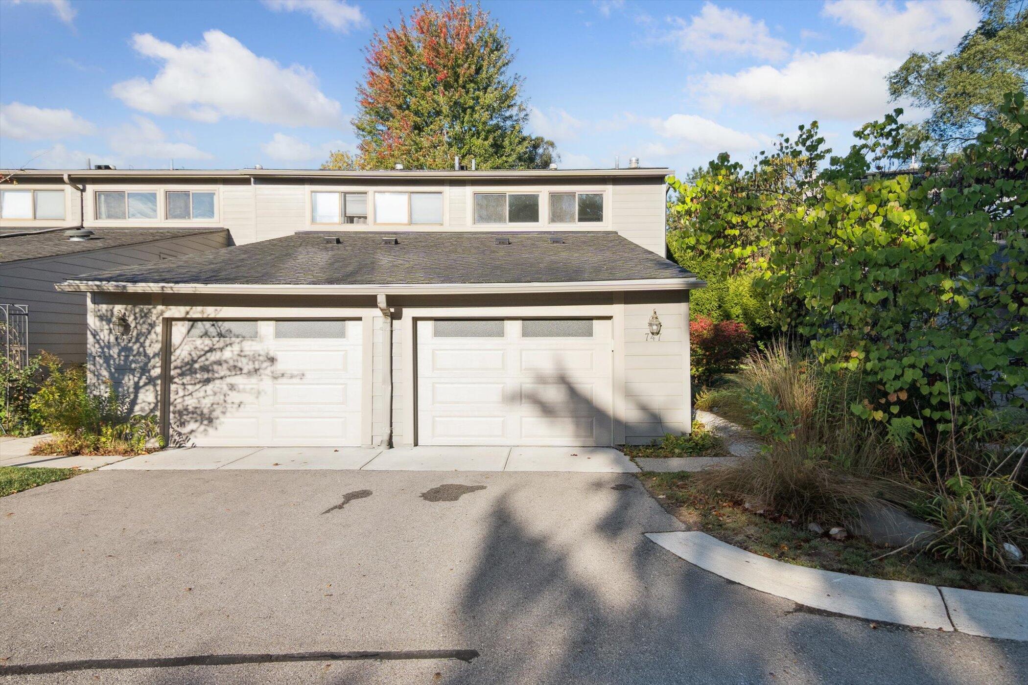 747 Peninsula Court