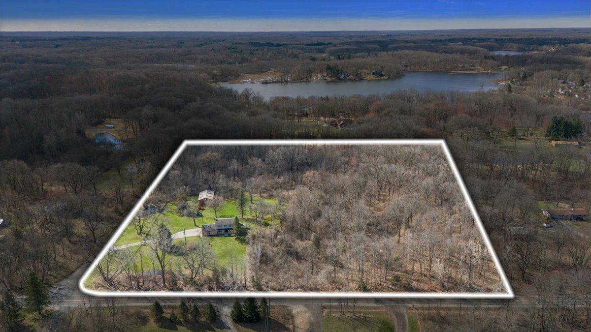 2208 E COON LAKE Trail