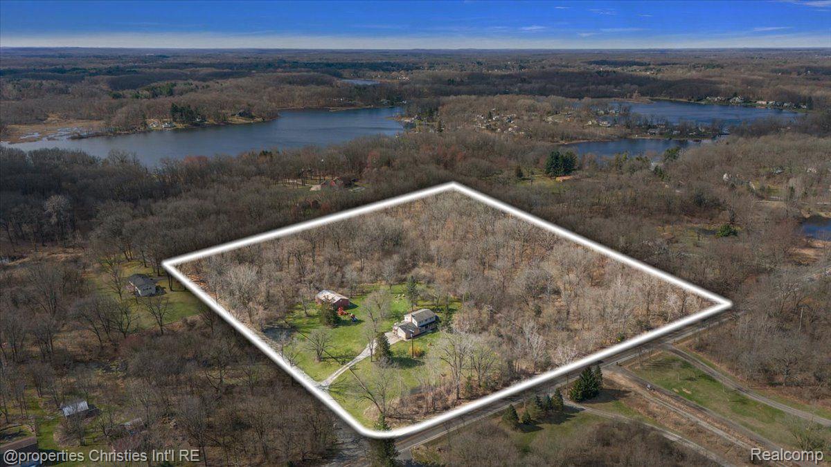 2208 E COON LAKE Trail