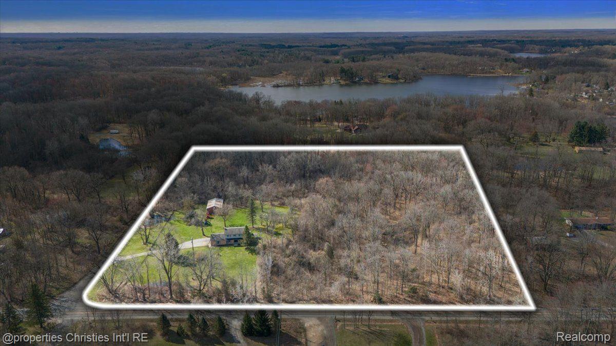 2208 E COON LAKE Trail