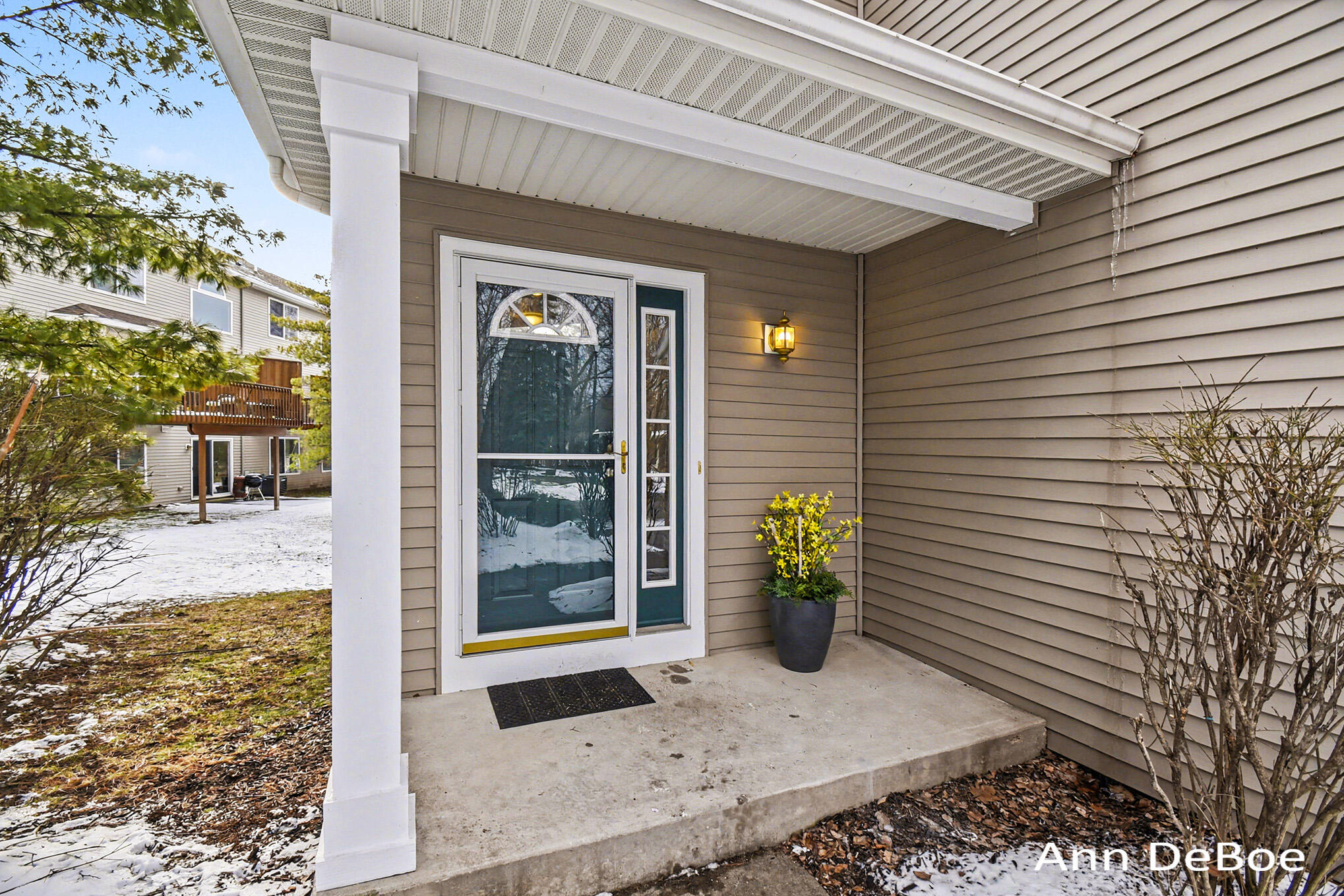 5957 E Lyn Haven Drive SE