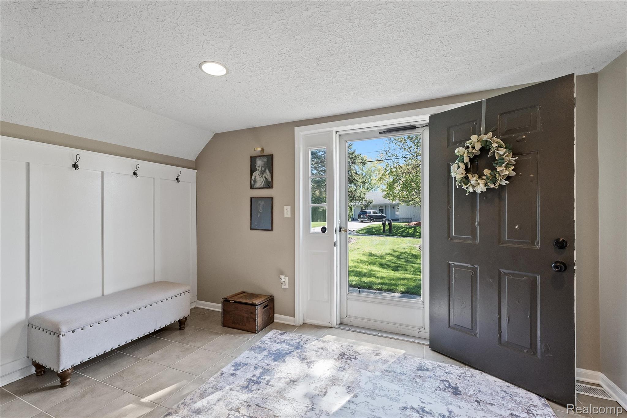 3525 Buss Drive